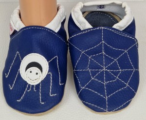 Kapcie Dreptulki ekoskóra granatowa aplikacja pająk r. 18-34 