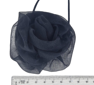 Róża czarna przypinka kotylion broszka na sznurek i z agrafką