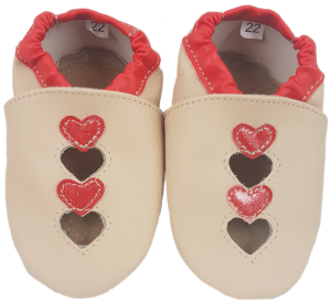 Dreptulki sandałki w serduszka wyprzedaż Rozmiar 20
