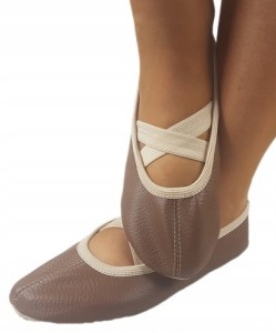 Baletki ekoskóra brązowe gumka na krzyż