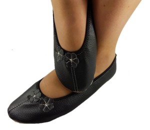 Baletki ekoskóra czarne z kwiatkami